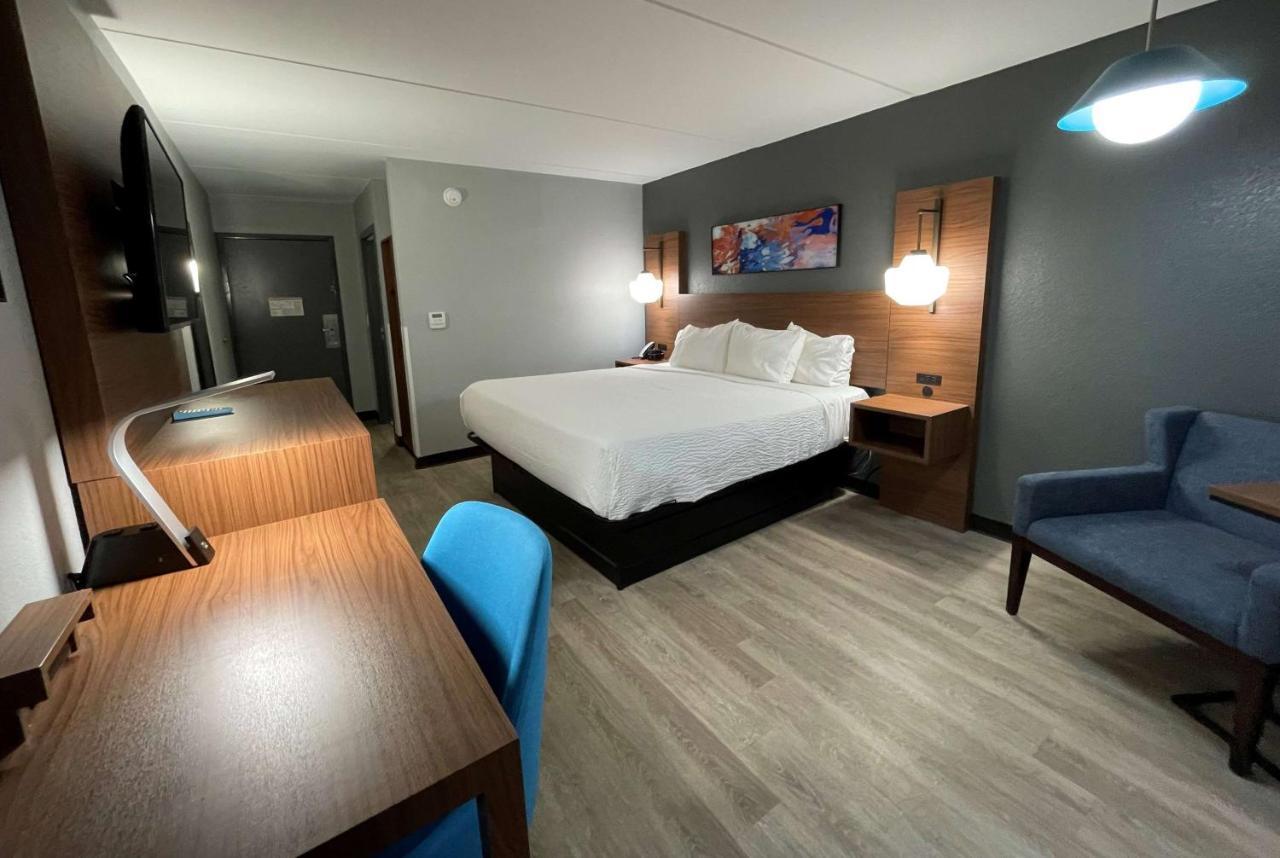 La Quinta Inn & Suites By Wyndham Fayetteville I-95 Kültér fotó