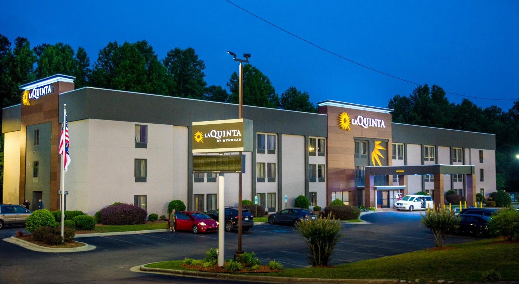 La Quinta Inn & Suites By Wyndham Fayetteville I-95 Kültér fotó