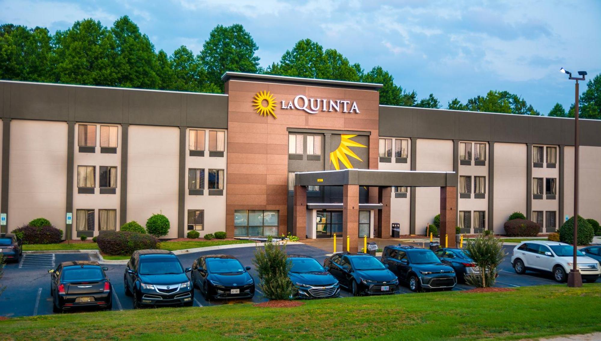 La Quinta Inn & Suites By Wyndham Fayetteville I-95 Kültér fotó